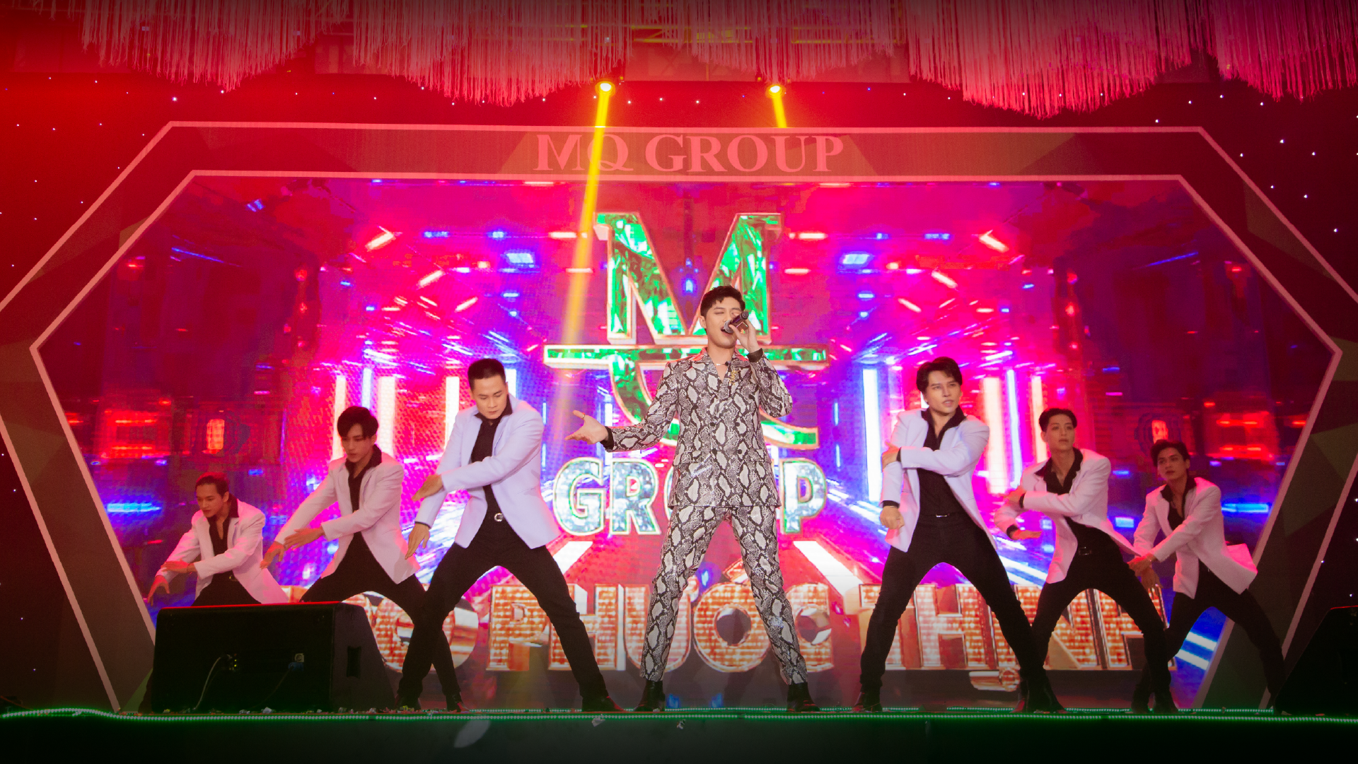 MQ GROUP 8 NAM 09 2