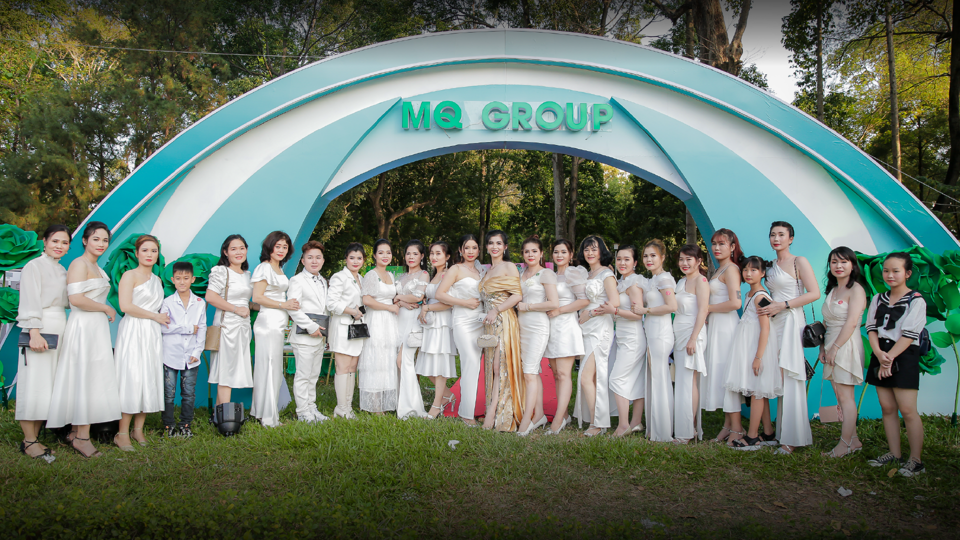 MQ GROUP DINH DOC LAP 09 1